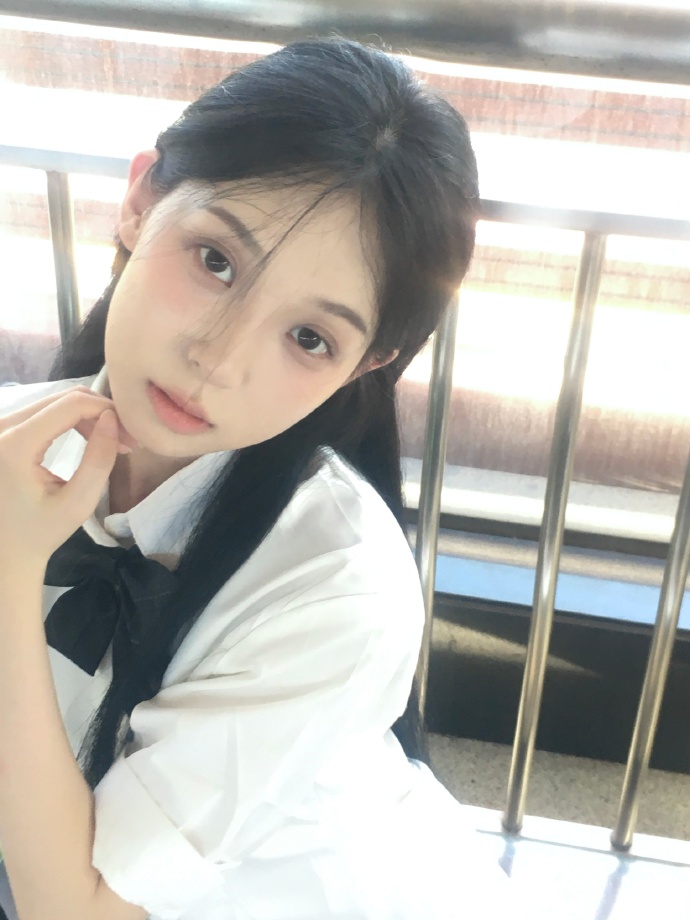 富贵逼人 封面